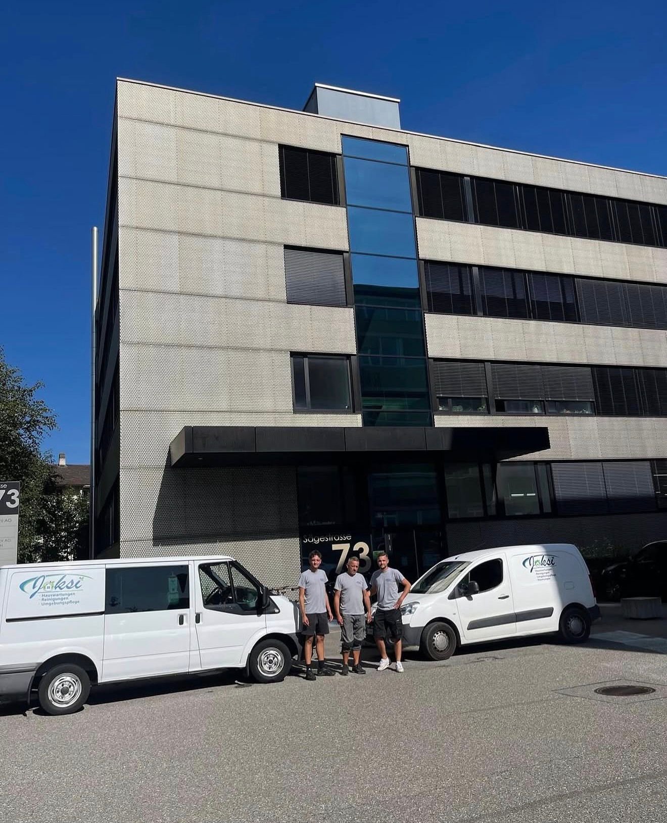 Hauswartungen-Team bei der Arbeit